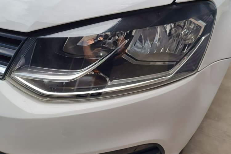 Used Volkswagen Polo 2016 1.6L Automatic Comfort Model Left Front Headlight