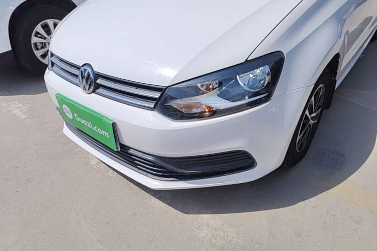 Used Volkswagen Polo 2016 1.4L Manual Fashion Model Left Front Headlight