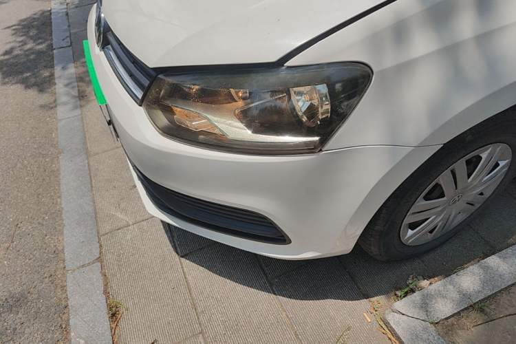 Used Volkswagen Polo 2016 1.4L Manual Fashion Model Left Front Headlight