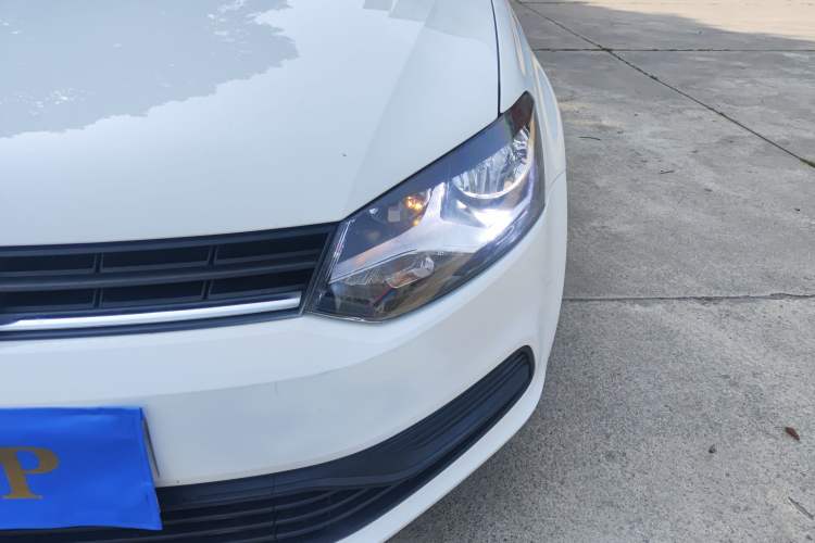 Used Volkswagen Polo 2016 1.4L Manual Fashion Model Left Front Headlight