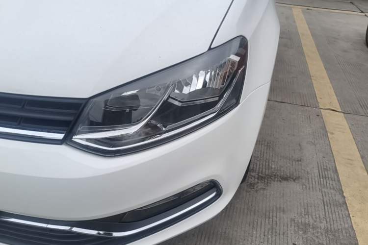 Used Volkswagen Polo 2016 1.6L Automatic Comfort Model Left Front Headlight