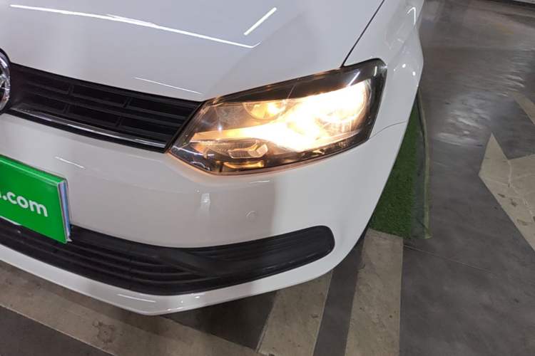 Used Volkswagen Polo 2016 1.4L Automatic Trendy Model Left Front Headlight