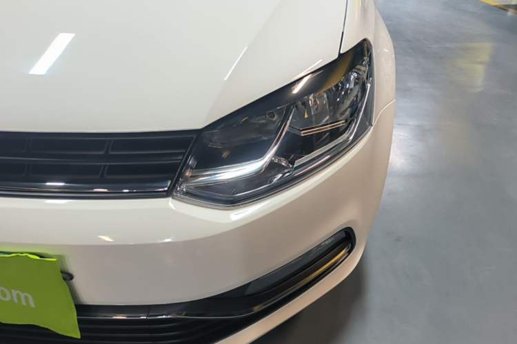 Used Volkswagen Polo 2016 1.6L Automatic Comfort Model Left Front Headlight