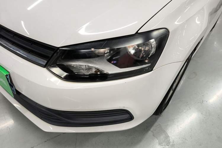 Used Volkswagen Polo 2016 1.4L Manual Fashion Model Left Front Headlight