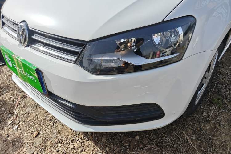 Used Volkswagen Polo 2016 1.4L Manual Fashion Model Left Front Headlight