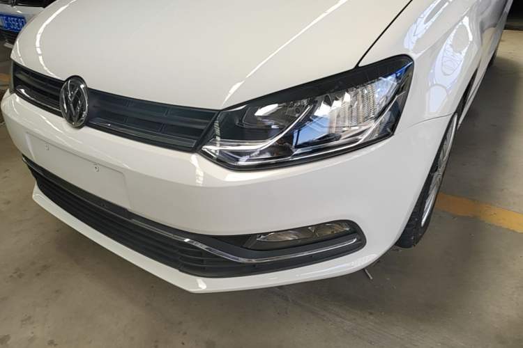 Used Volkswagen Polo 2016 1.6L Automatic Comfort Model Left Front Headlight