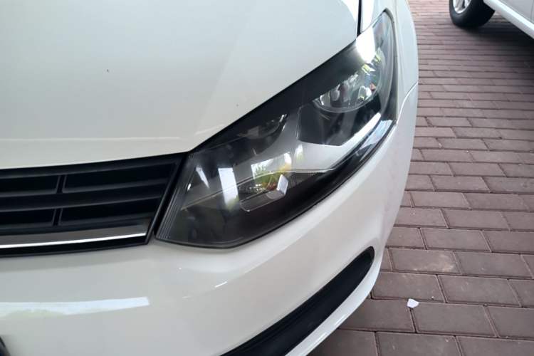 Used Volkswagen Polo 2016 1.4L Manual Fashion Model Left Front Headlight