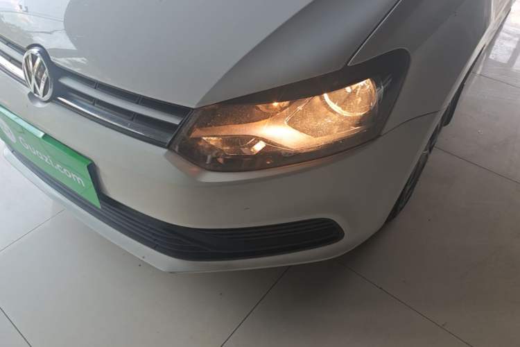Used Volkswagen Polo 2016 1.4L Manual Fashion Model Left Front Headlight