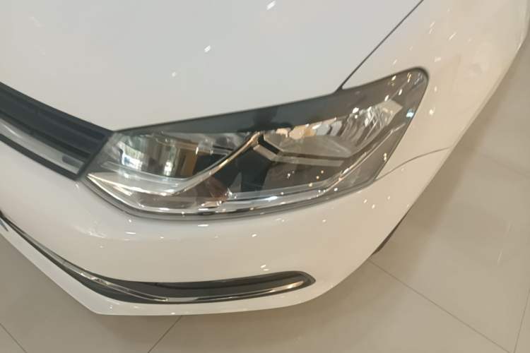 Used Volkswagen Polo 2016 1.6L Automatic Comfort Model Left Front Headlight