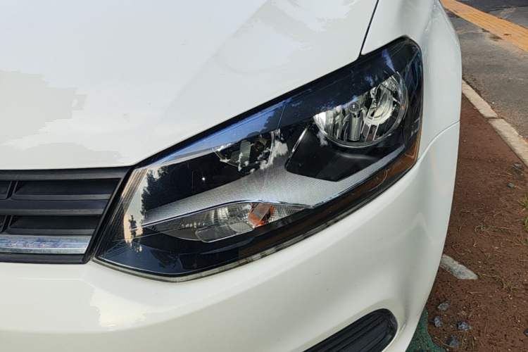 Used Volkswagen Polo 2016 1.4L Automatic Trendy Model Left Front Headlight