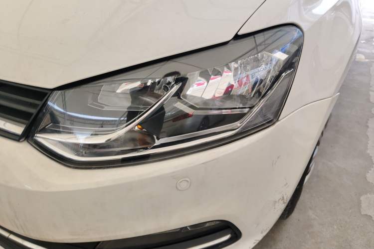 Used Volkswagen Polo 2016 1.6L Automatic Comfort Model Left Front Headlight