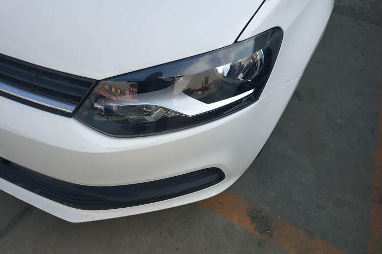 Used Volkswagen Polo 2016 1.4L Automatic Trendy Model Left Front Headlight
