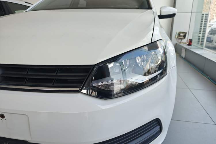 Used Volkswagen Polo 2016 1.4L Automatic Trendy Model Left Front Headlight