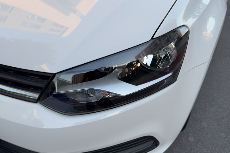 Used Volkswagen Polo 2016 1.4L Manual Fashion Model Left Front Headlight