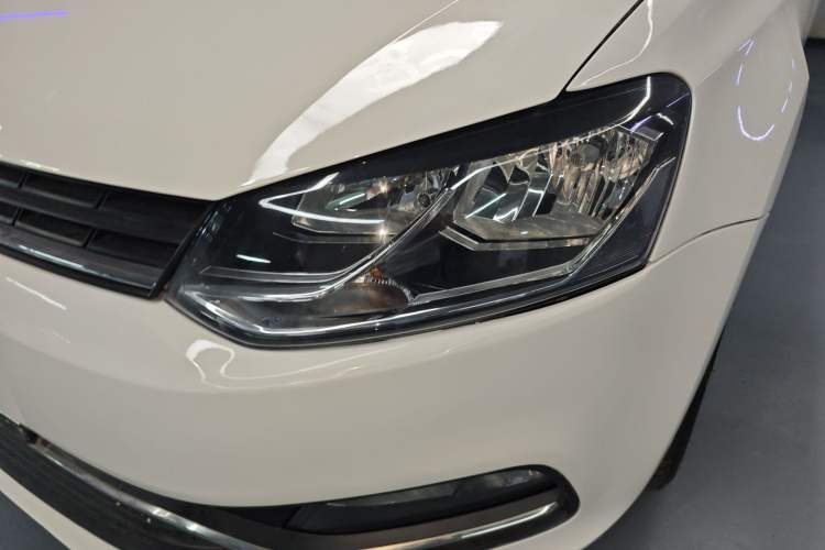 Used Volkswagen Polo 2016 1.6L Automatic Comfort Model Left Front Headlight