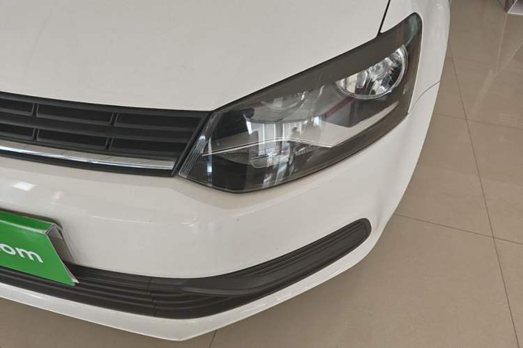 Used Volkswagen Polo 2016 1.4L Manual Fashion Model Left Front Headlight