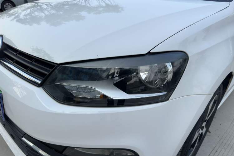 Used Volkswagen Polo 2016 1.4L Manual Fashion Model Left Front Headlight