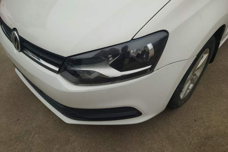 Used Volkswagen Polo 2016 1.4L Manual Fashion Model Left Front Headlight