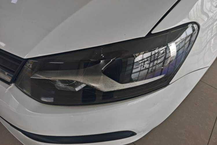 Used Volkswagen Polo 2016 1.4L Manual Fashion Model Left Front Headlight
