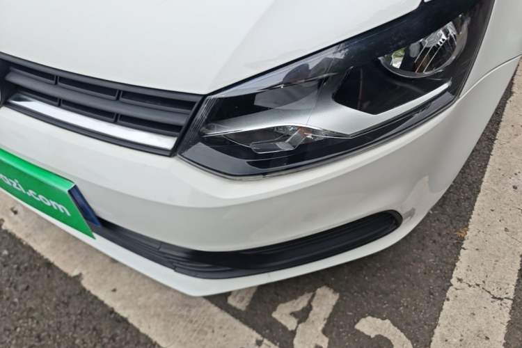Used Volkswagen Polo 2016 1.4L Manual Fashion Model Left Front Headlight