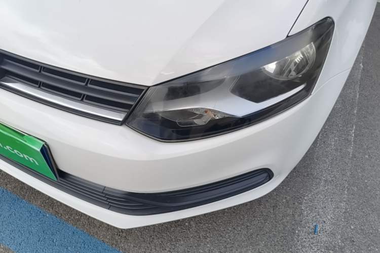 Used Volkswagen Polo 2016 1.4L Manual Fashion Model Left Front Headlight