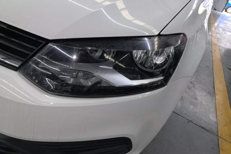 Used Volkswagen Polo 2016 1.4L Automatic Trendy Model Left Front Headlight