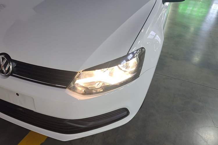 Used Volkswagen Polo 2016 1.4L Manual Fashion Model Left Front Headlight