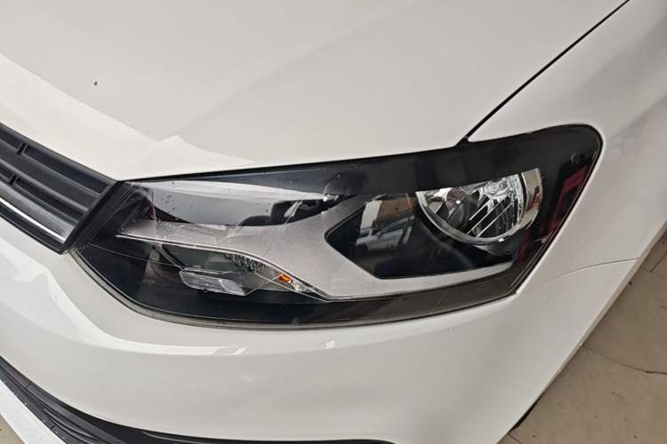 Used Volkswagen Polo 2016 1.4L Manual Fashion Model Left Front Headlight