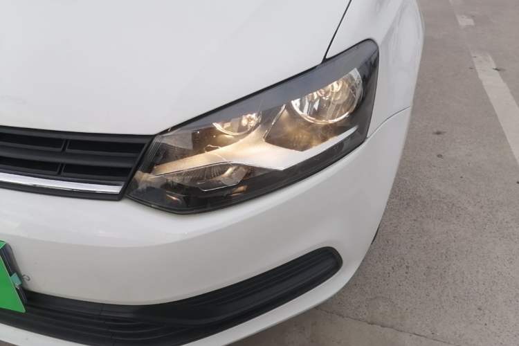 Used Volkswagen Polo 2016 1.4L Automatic Trendy Model Left Front Headlight
