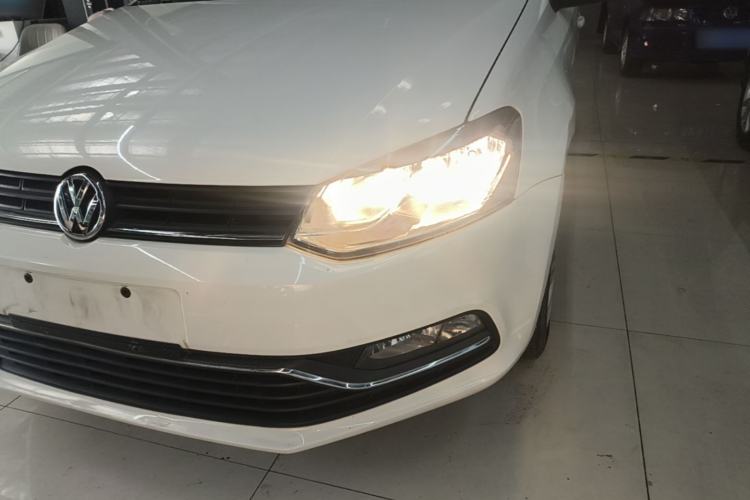 Used Volkswagen Polo 2016 1.6L Manual Comfort Model Left Front Headlight