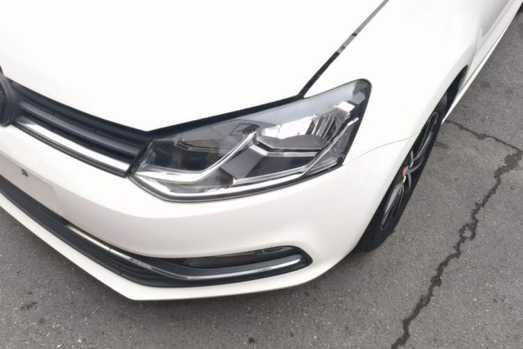 Used Volkswagen Polo 2016 1.6L Automatic Comfort Model Left Front Headlight