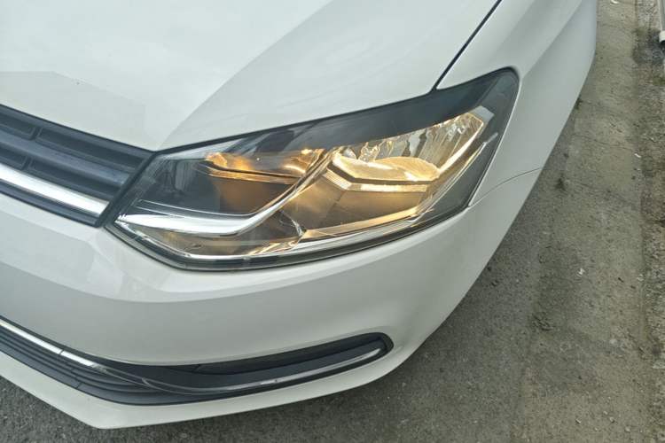 Used Volkswagen Polo 2016 1.6L Automatic Comfort Model Left Front Headlight