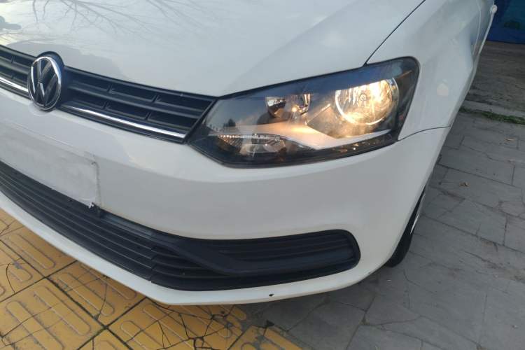 Used Volkswagen Polo 2016 1.4L Manual Fashion Model Left Front Headlight
