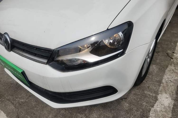 Used Volkswagen Polo 2016 1.4L Manual Fashion Model Left Front Headlight