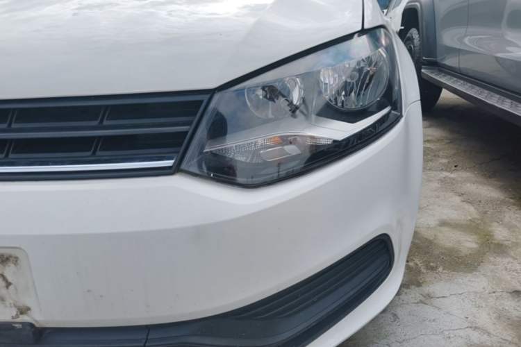 Used Volkswagen Polo 2016 1.4L Manual Fashion Model Left Front Headlight