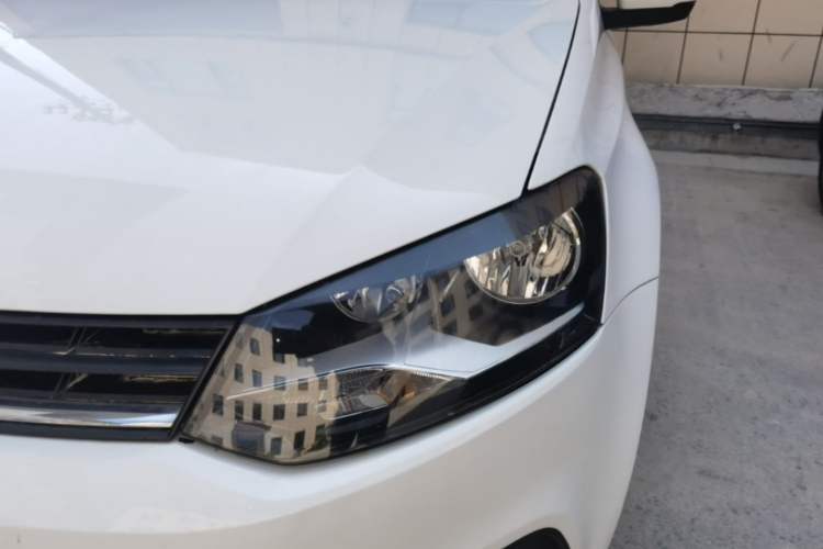 Used Volkswagen Polo 2016 1.4L Manual Fashion Model Left Front Headlight