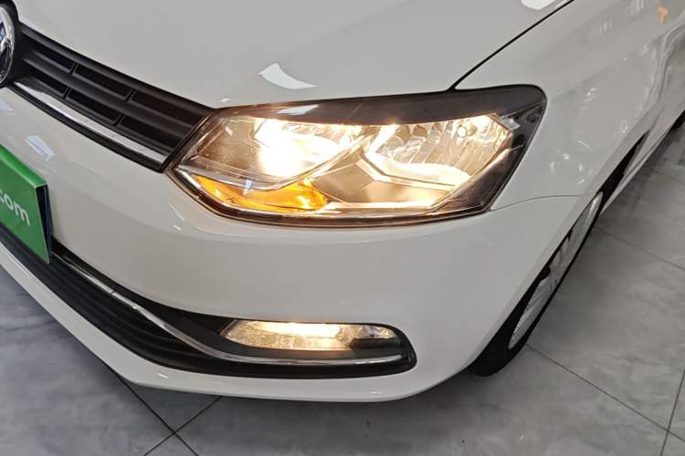Used Volkswagen Polo 2016 1.6L Automatic Comfort Model Left Front Headlight