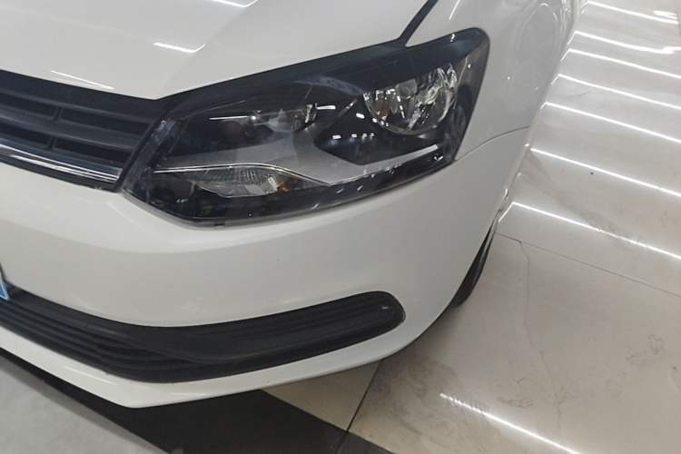 Used Volkswagen Polo 2016 1.4L Manual Fashion Model Left Front Headlight