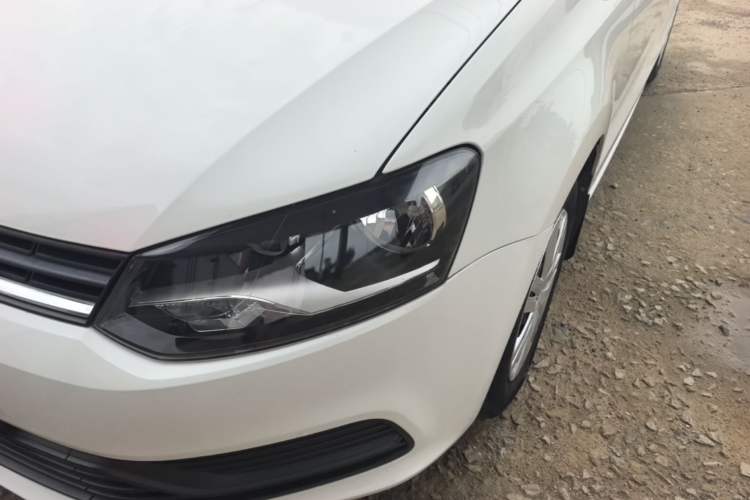 Used Volkswagen Polo 2016 1.4L Manual Fashion Model Left Front Headlight