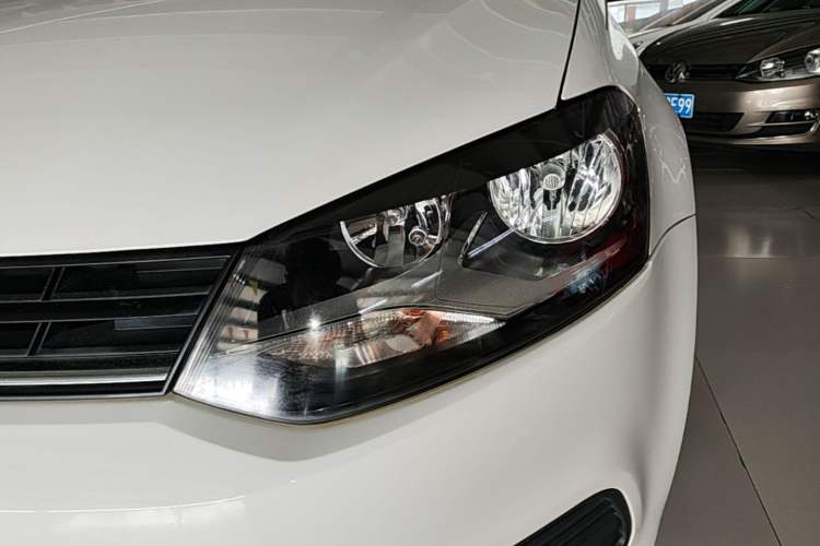 Used Volkswagen Polo 2016 1.4L Automatic Trendy Model Left Front Headlight