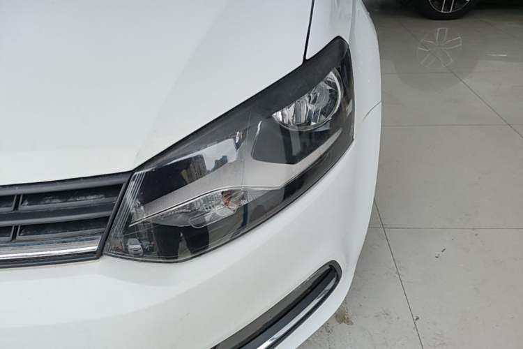 Used Volkswagen Polo 2016 1.4L Manual Fashion Model Left Front Headlight