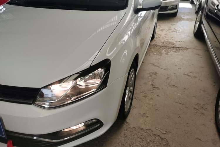 Used Volkswagen Polo 2016 1.6L Automatic Comfort Model Left Front Headlight