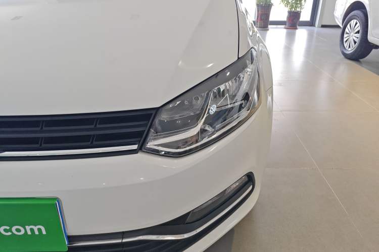 Used Volkswagen Polo 2016 1.6L Automatic Comfort Model Left Front Headlight