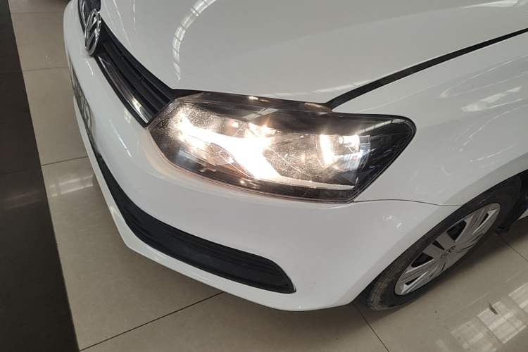 Used Volkswagen Polo 2016 1.4L Manual Fashion Model Left Front Headlight