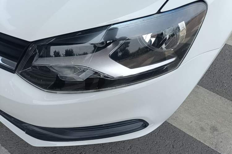Used Volkswagen Polo 2016 1.4L Manual Fashion Model Left Front Headlight