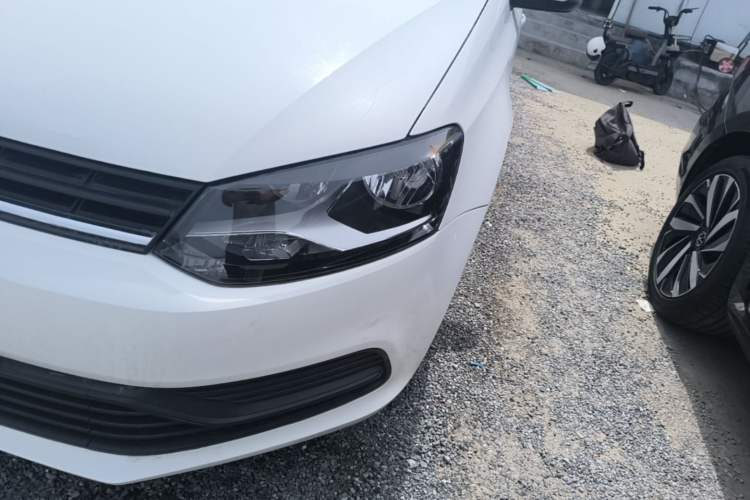 Used Volkswagen Polo 2016 1.4L Manual Fashion Model Left Front Headlight