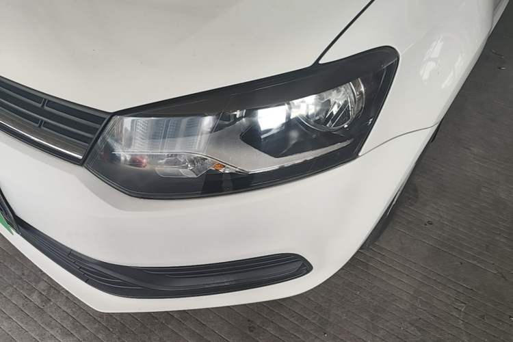 Used Volkswagen Polo 2016 1.4L Automatic Trendy Model Left Front Headlight