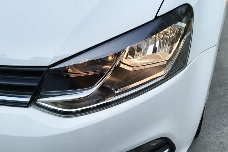 Used Volkswagen Polo 2016 1.6L Automatic Comfort Model Left Front Headlight