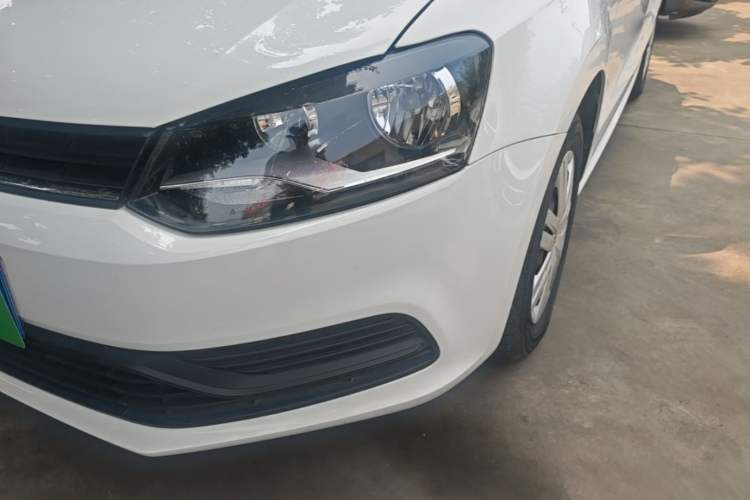 Used Volkswagen Polo 2016 1.4L Manual Fashion Model Left Front Headlight