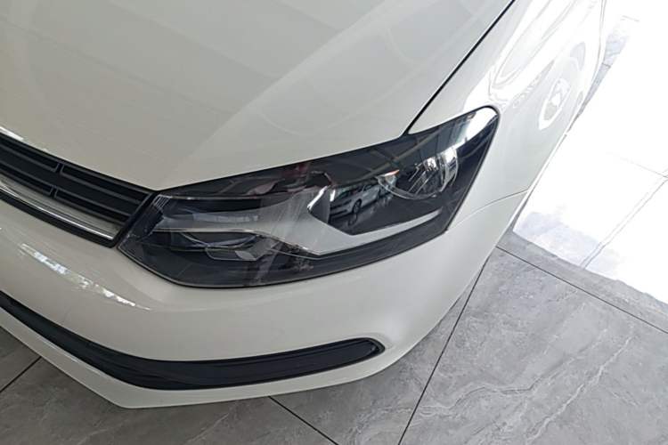 Used Volkswagen Polo 2016 1.4L Manual Fashion Model Left Front Headlight